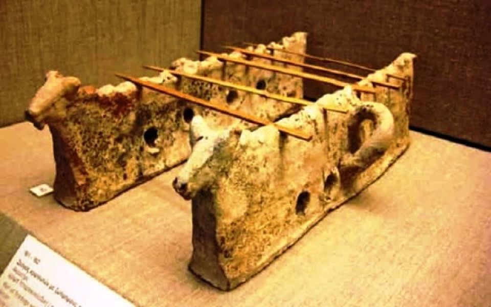 Το Σουβλάκι Κατάγεται από το Αιγαίο. Το Έψηναν σε Καλαμάκια στη Σαντορίνη πριν από 6.500 χρόνια!!