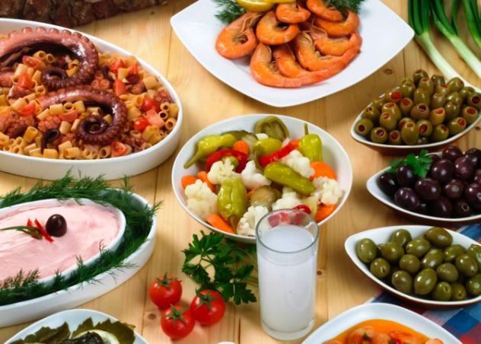 Νηστίσιμα, νόστιμα και παραδοσιακά φαγητά για το τραπέζι της Καθαράς Δευτέρας